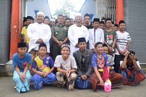 Kyai, Santri, dan TNI Satukan Hati